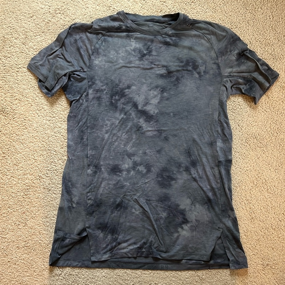 Men’s lululemon grey running tshirt sz M